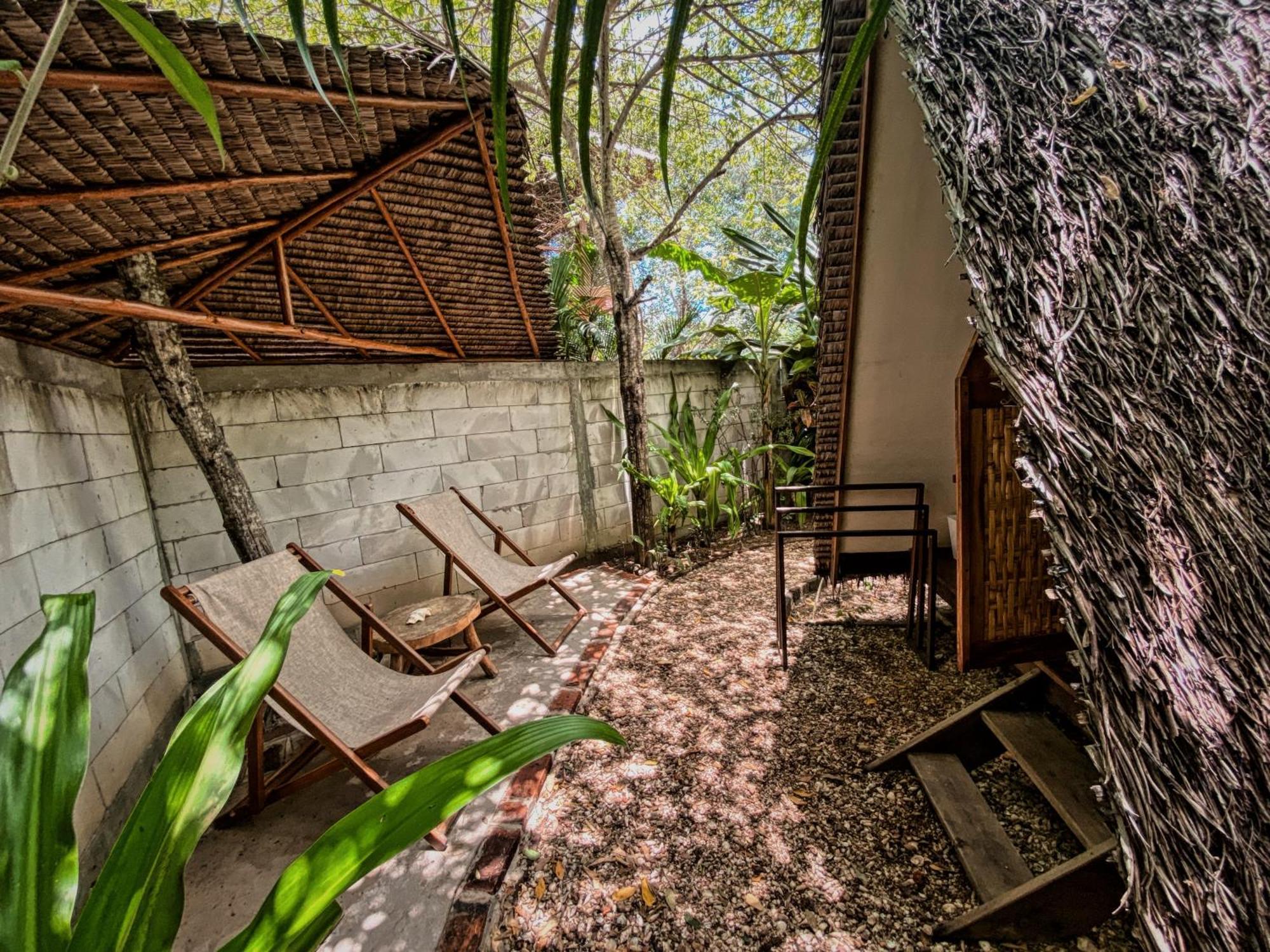 Basa-Basi Lodge Karimunjawa Dış mekan fotoğraf