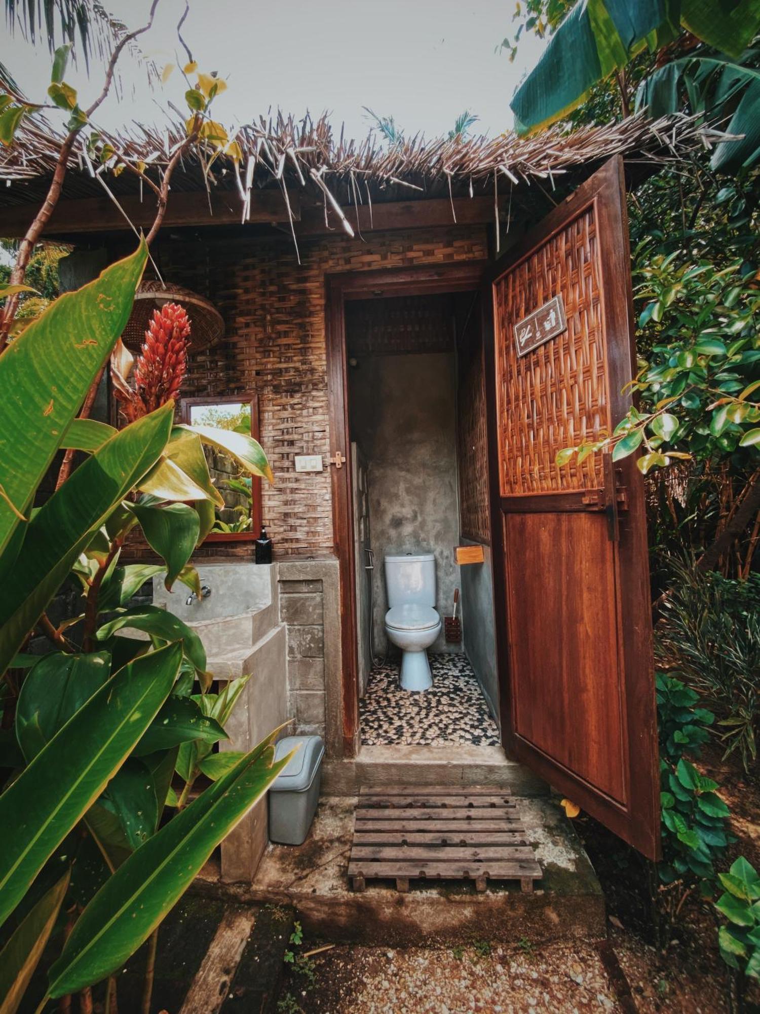 Basa-Basi Lodge Karimunjawa Dış mekan fotoğraf